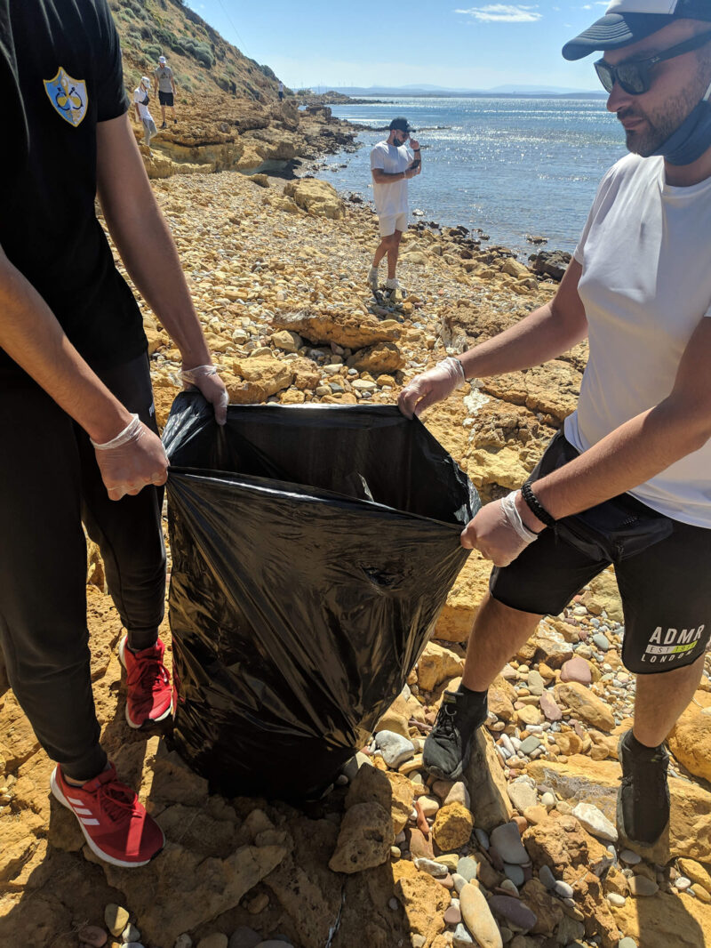 Καθαρισμός ακτών κεντρικού τομέα νήσου Χίου από σπουδαστές της ΑΕΝ Χίου στα πλαίσια της εορτής της Παγκόσμιας Ημέρας Περιβάλλοντος.